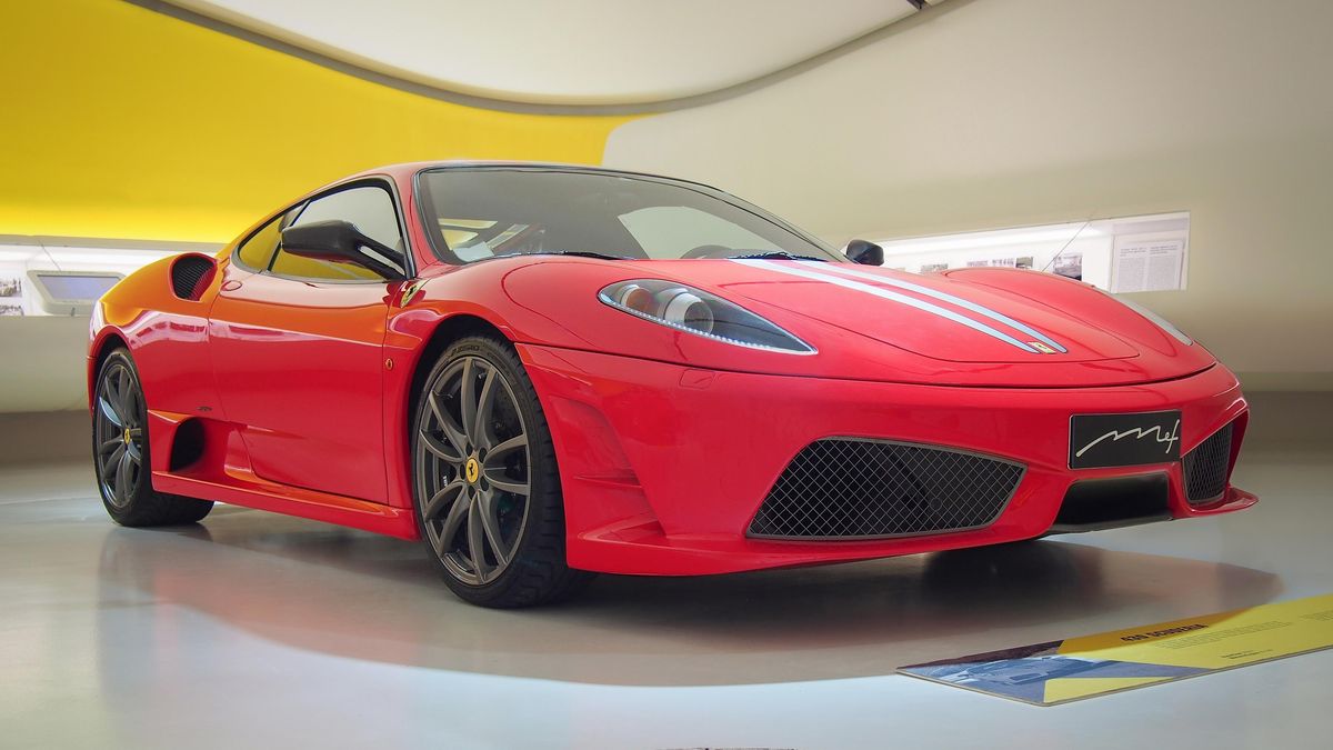 Miliardář Strnad kupuje dovozce vozů Ferrari, společnost Scuderia SF